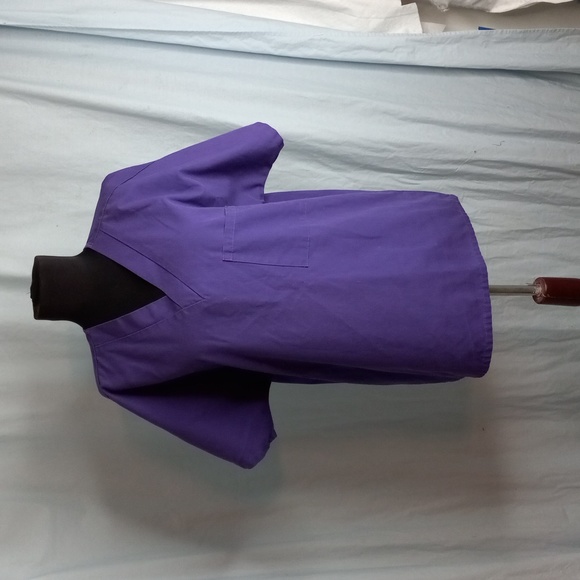 SAASHI Solid Purple V-neck Scrub Tops, Short Sleeve Patched Pockets Uniform main image 0